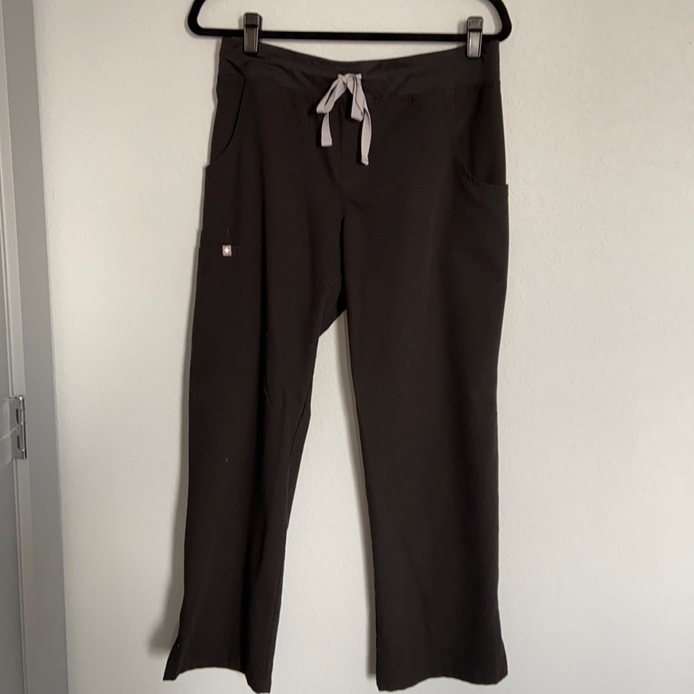 Size M/P - FIGS scrubs